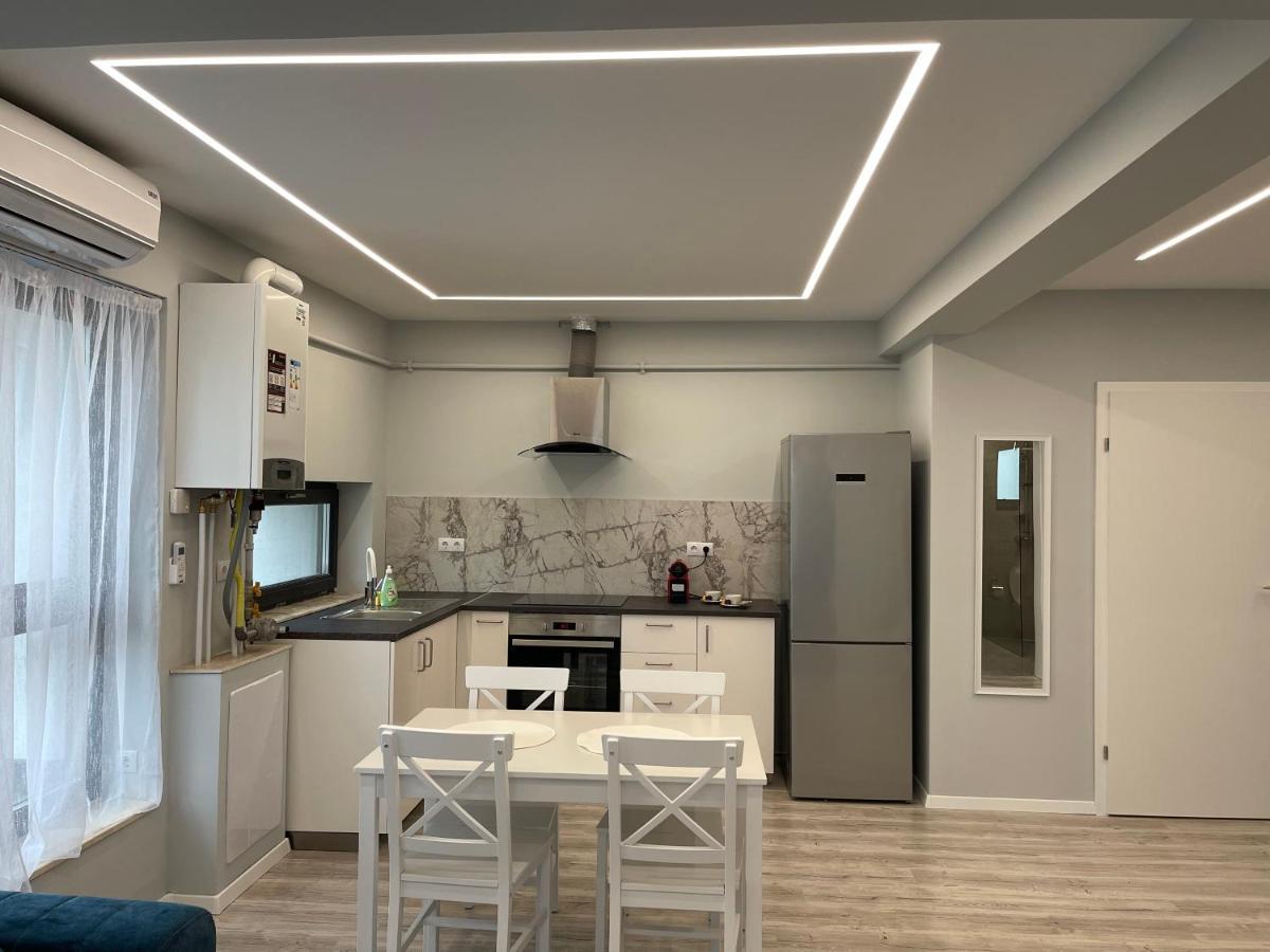Noah Apartment Self Check-In Otopeni Exterior foto